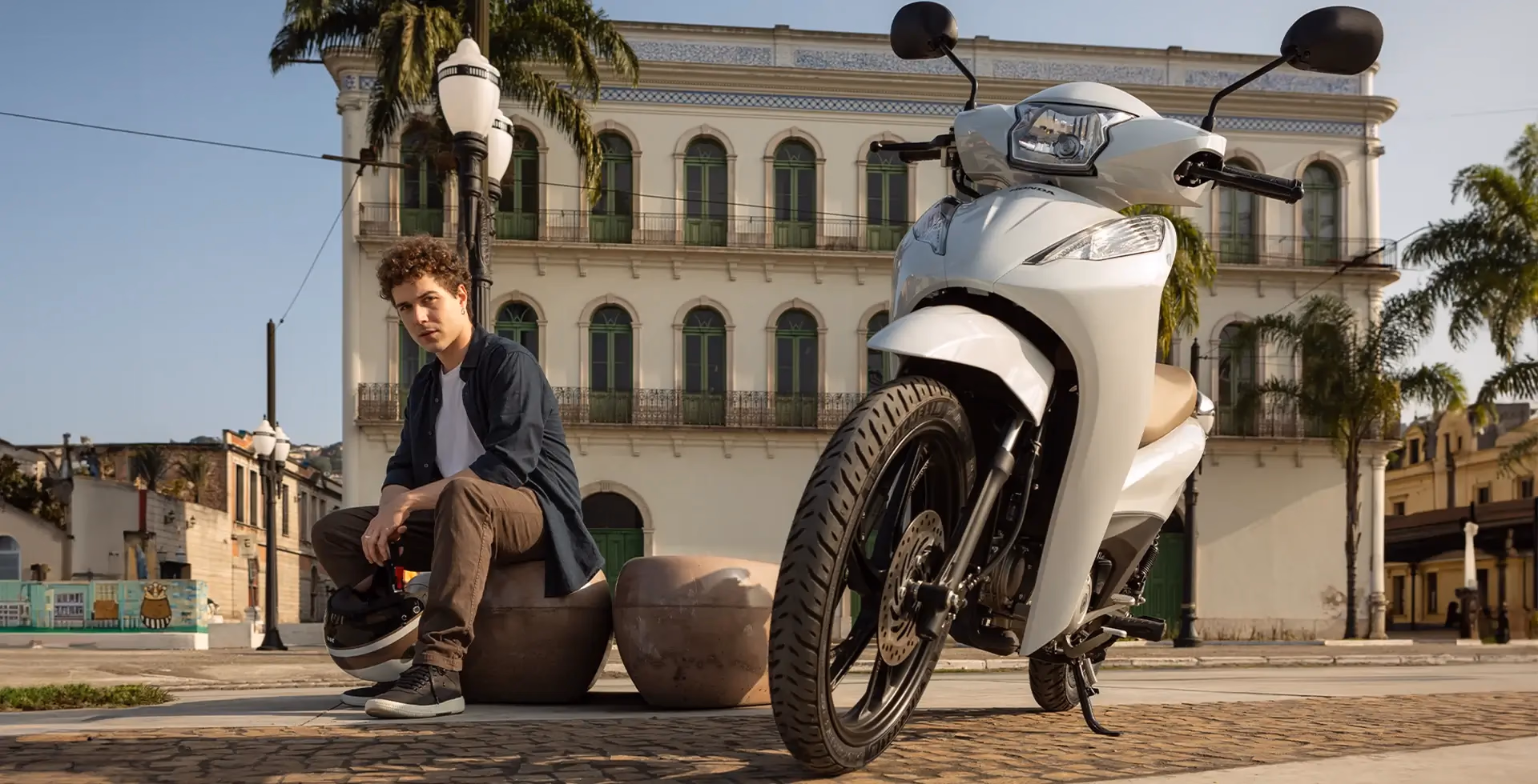 Honda Biz 125 visão dianteira - 9 de 32